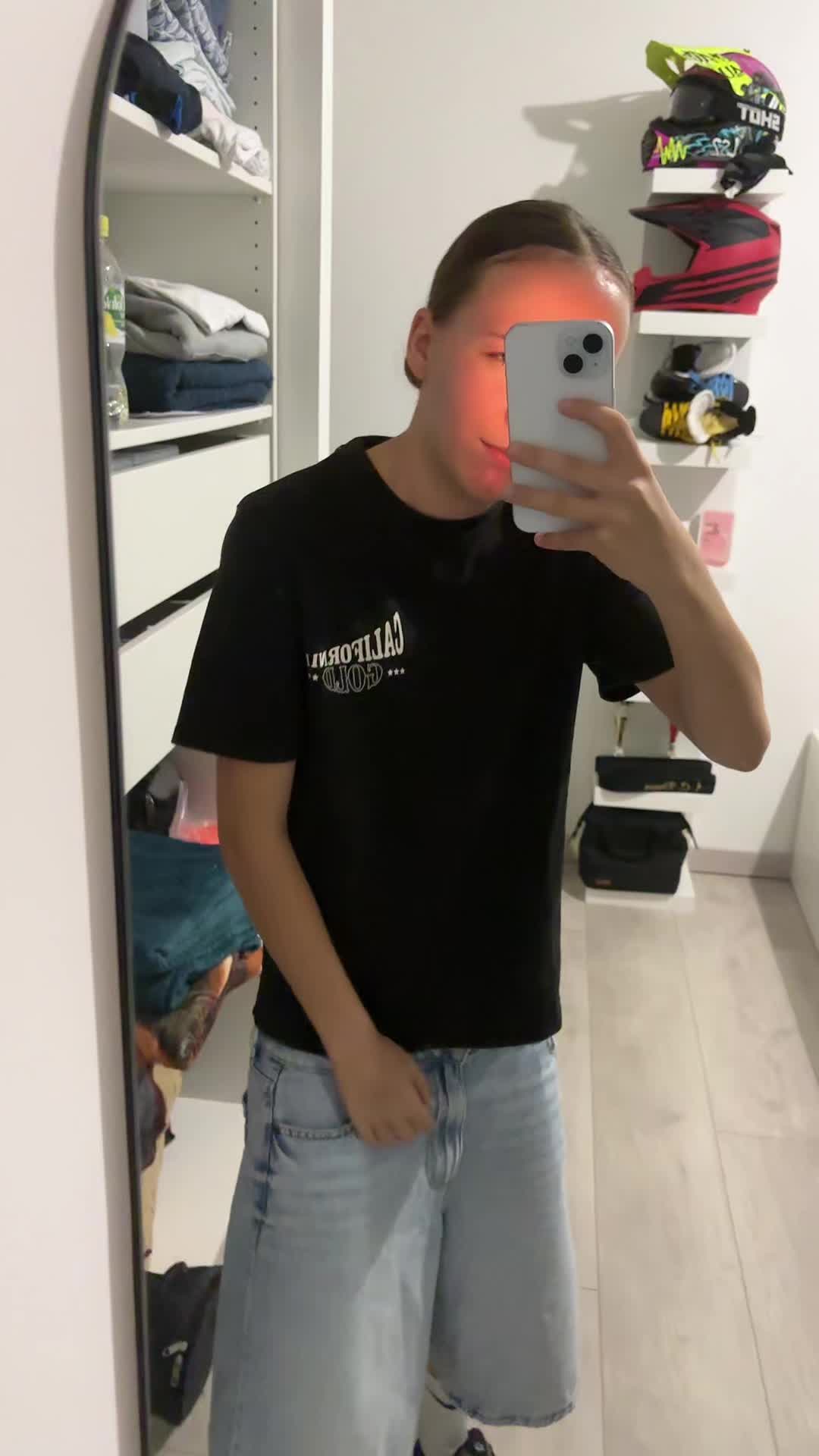 @𝐜𝐥𝟒𝐫𝐚.😶&zwj;🌫️