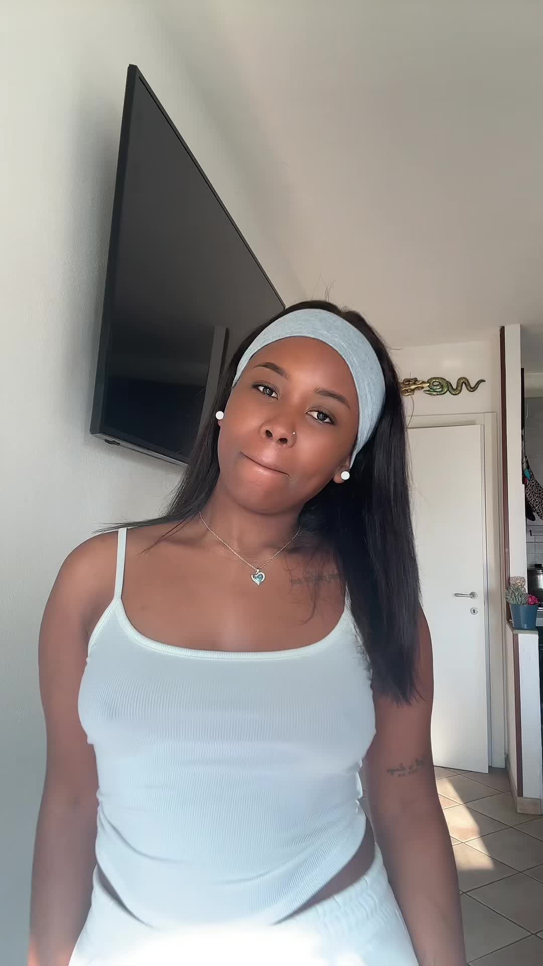 @𝑴𝒂𝒚𝒍𝒊𝒏🇭🇳🤎 🇮🇹