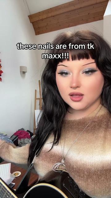 @holly