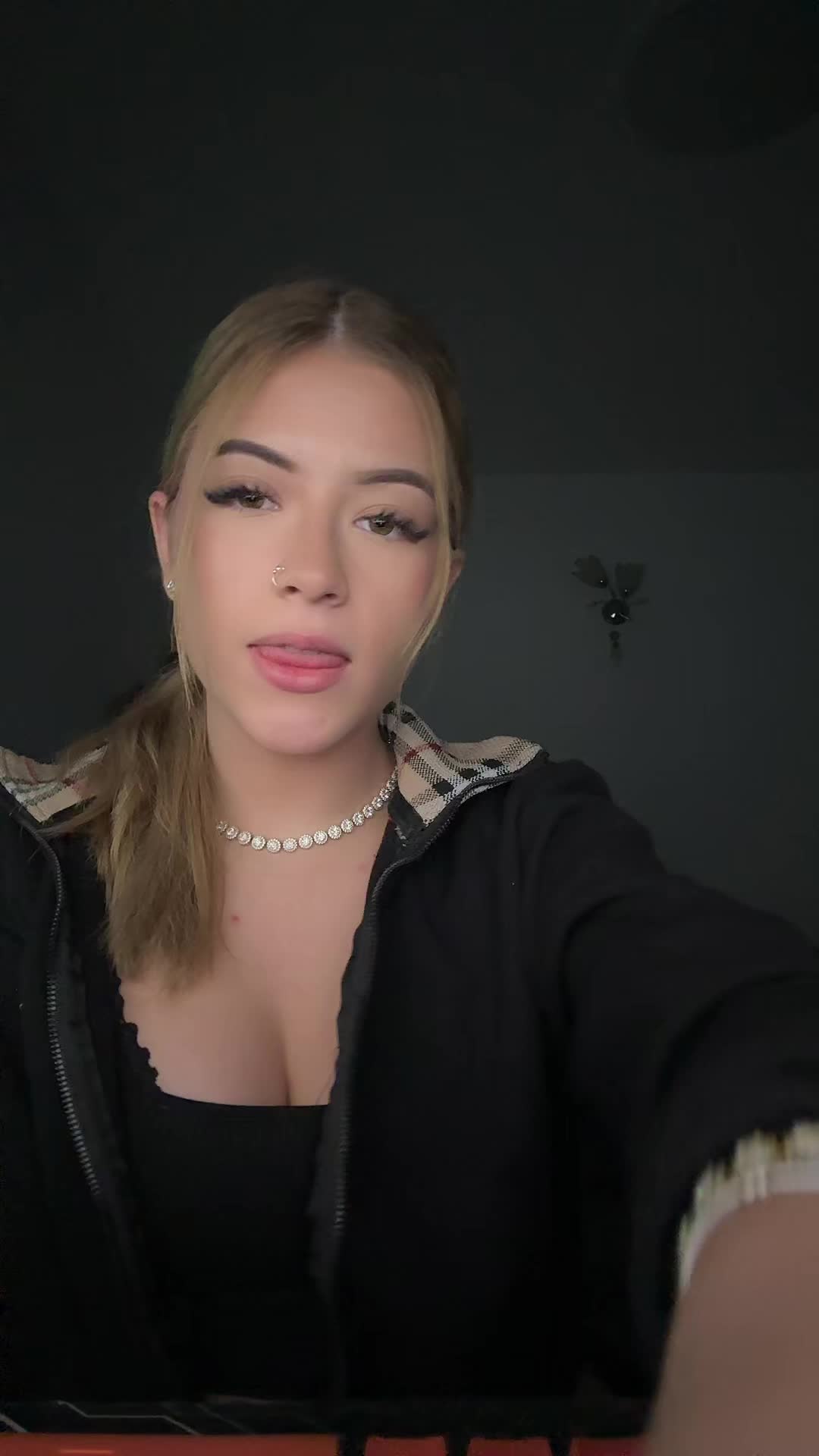 @Zahide de România😈