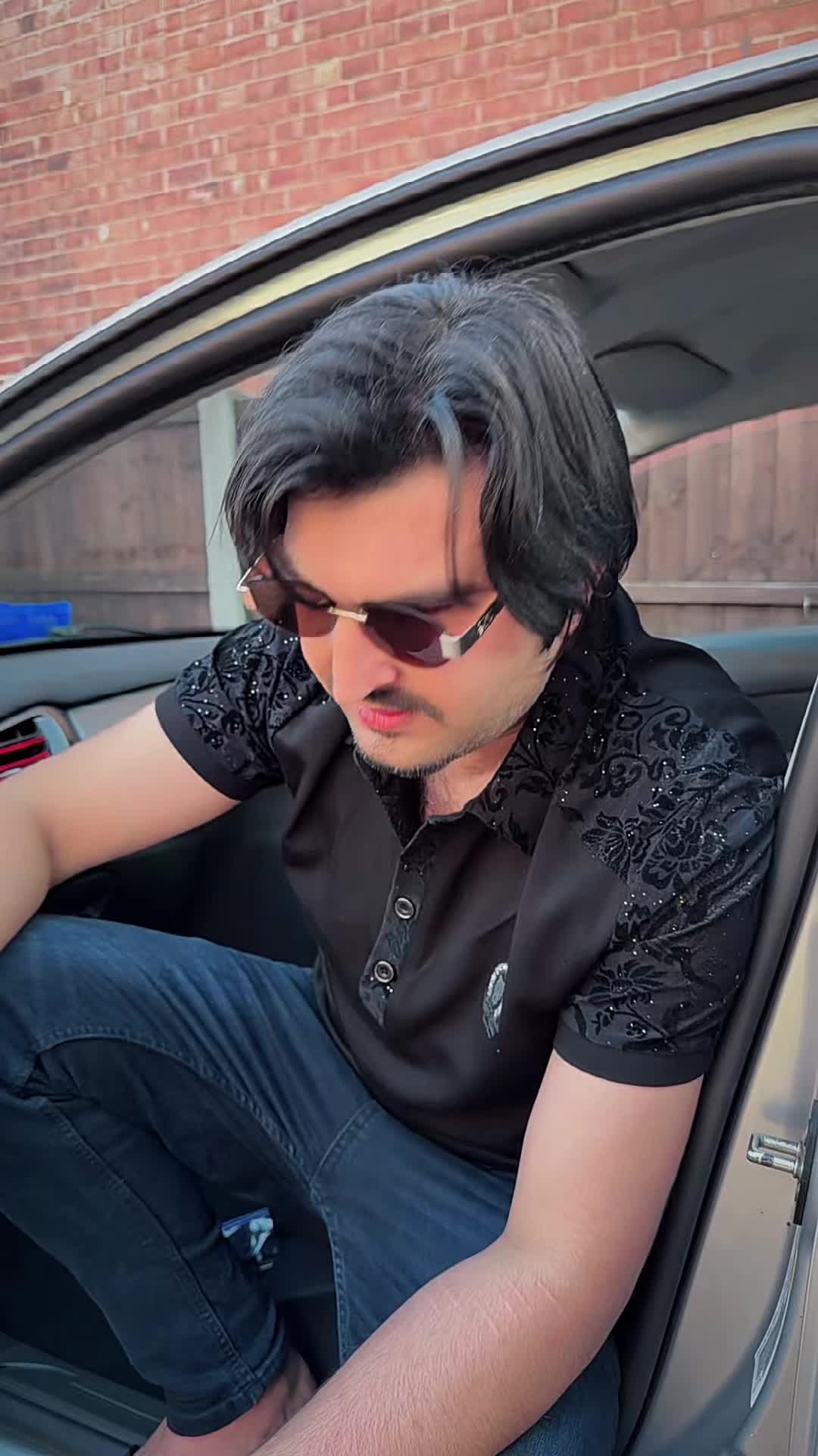 @Malik zeeshi🇵🇰 🇬🇧