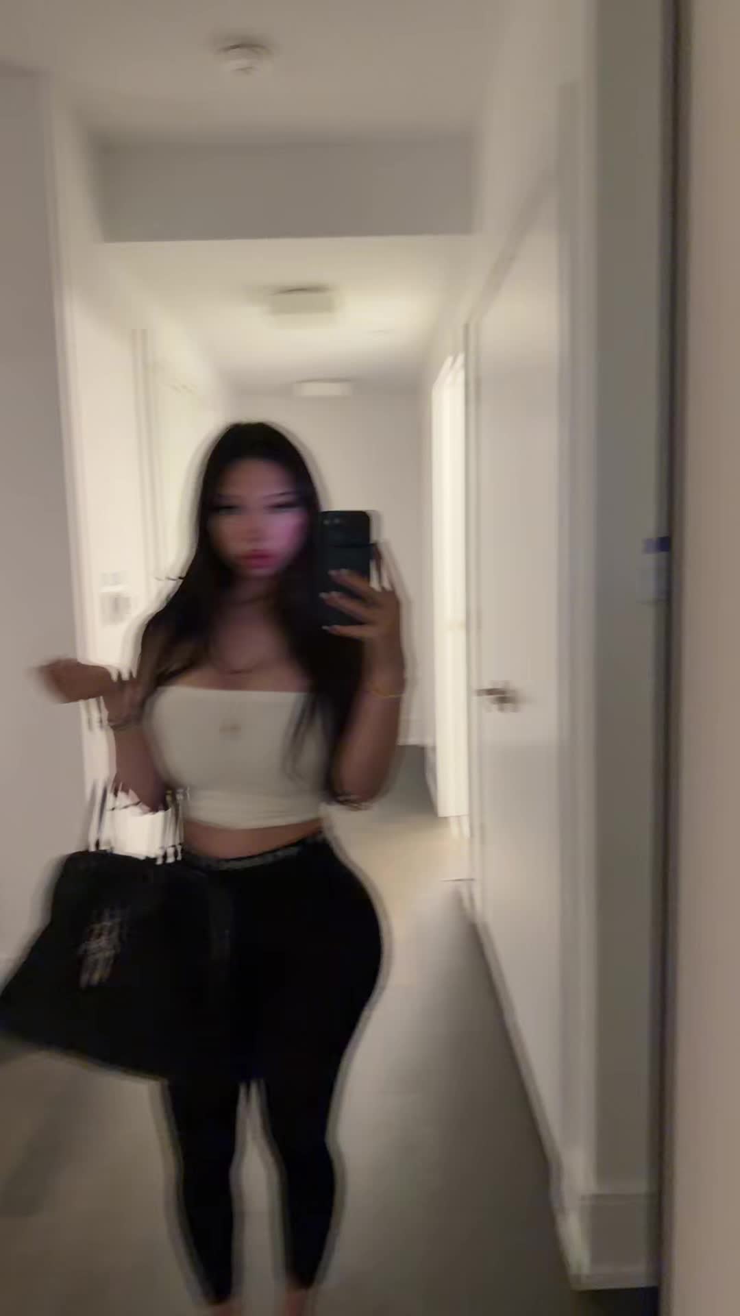 @anni