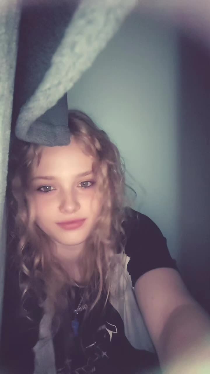 @😝