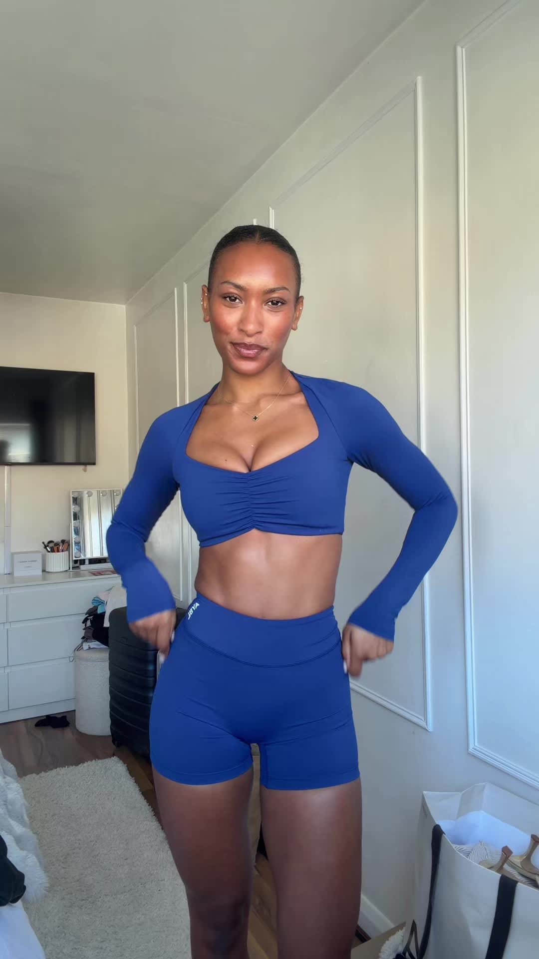 @Nia