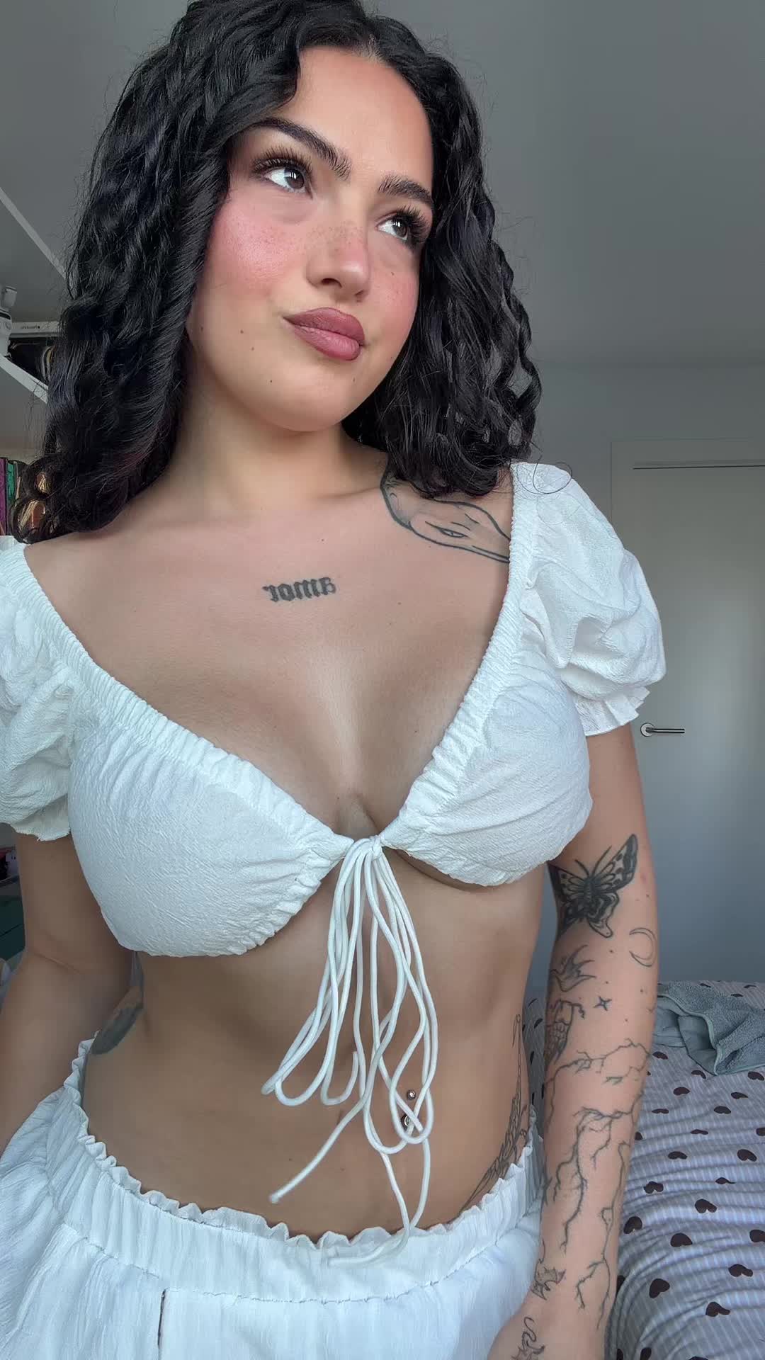 @Elenaalexis17