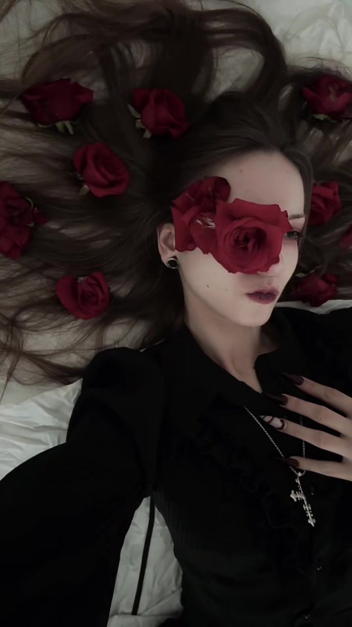 @𝒱𝒾𝑜𝓁𝑒𝓉𝓉 𝒲𝑜𝑜𝒹🥀