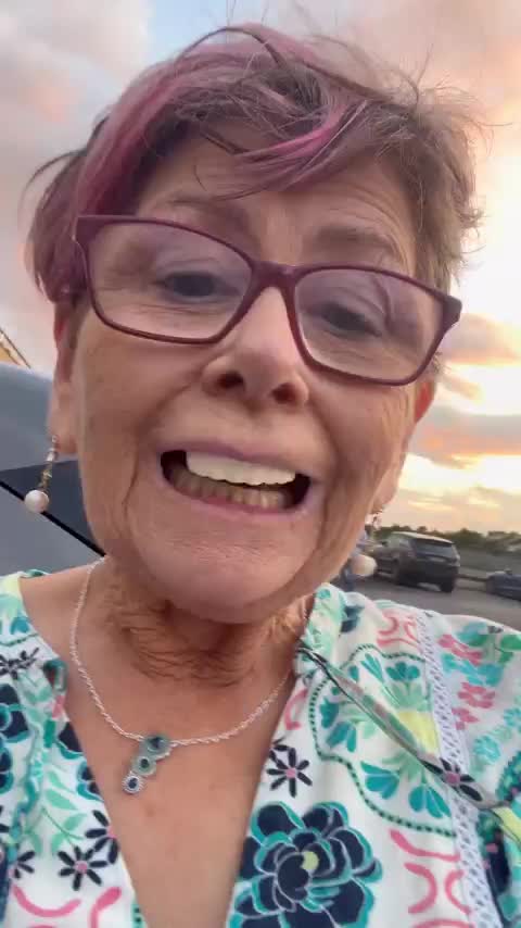 @Peggyóg