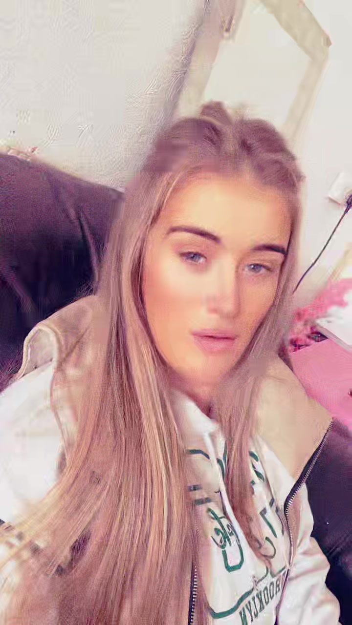 @𝓔𝓵𝓵𝓲𝓮 💗