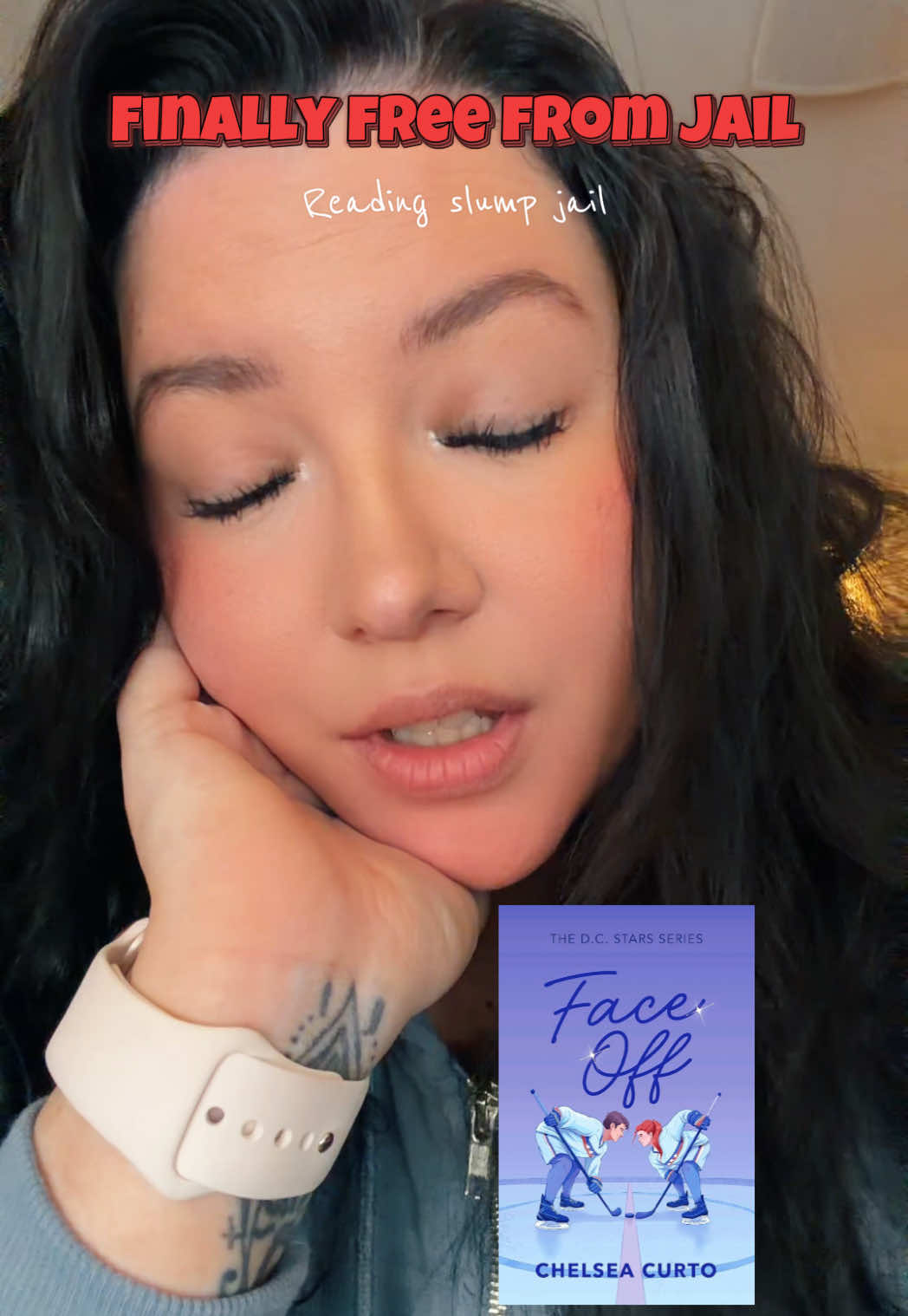 @Danielle Reads 📚☕️ 🧸