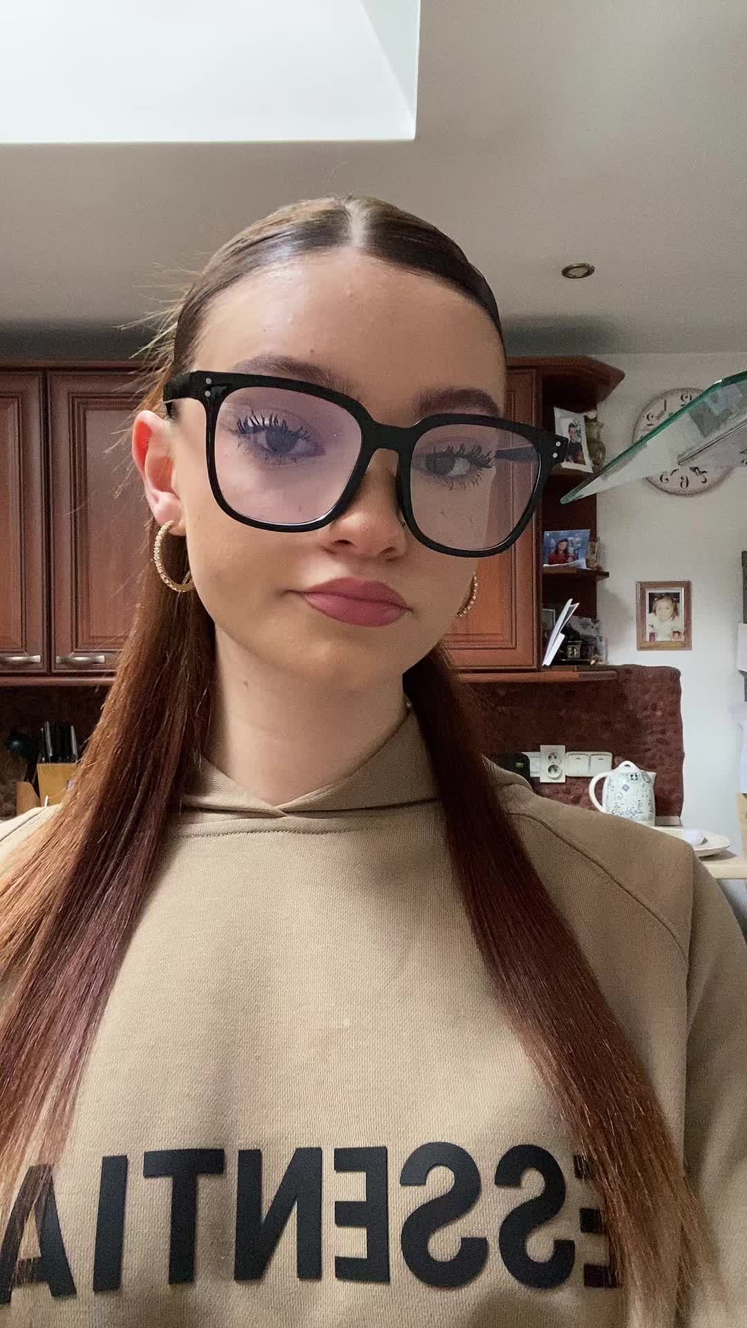 @adelka