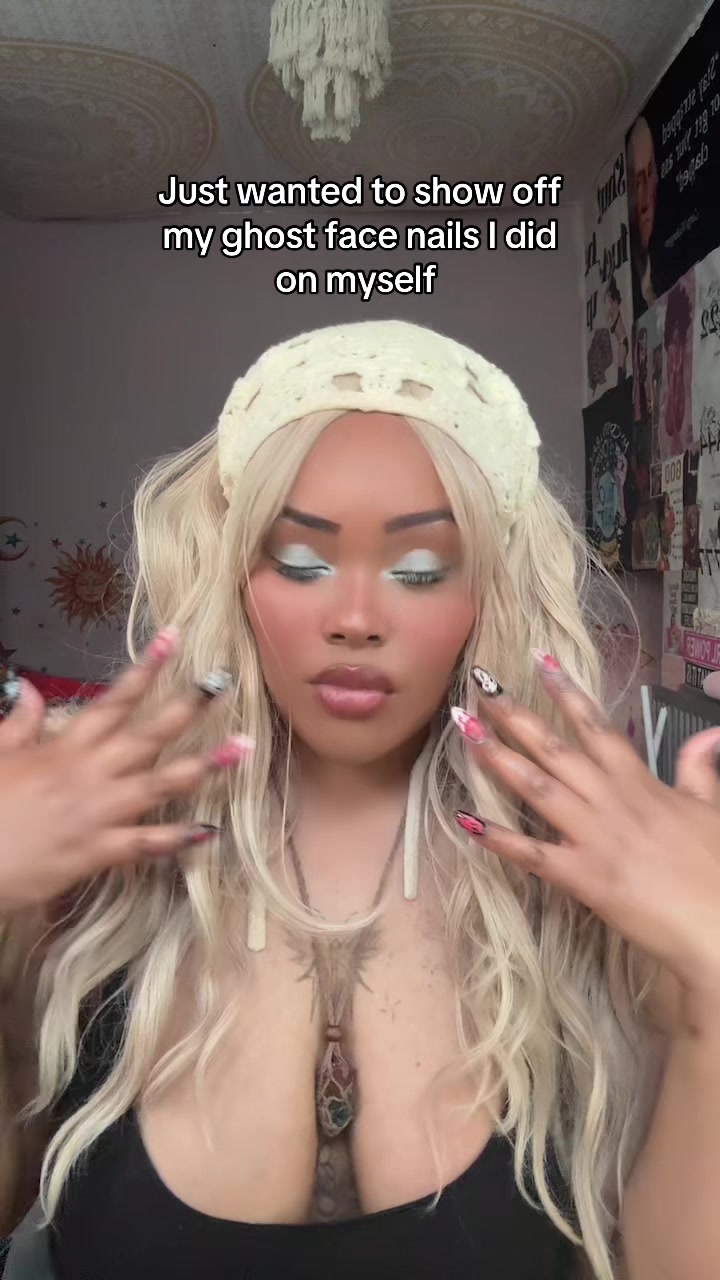 @🧚🏽♀️🍄Charn tanoushka☮️✌🏽