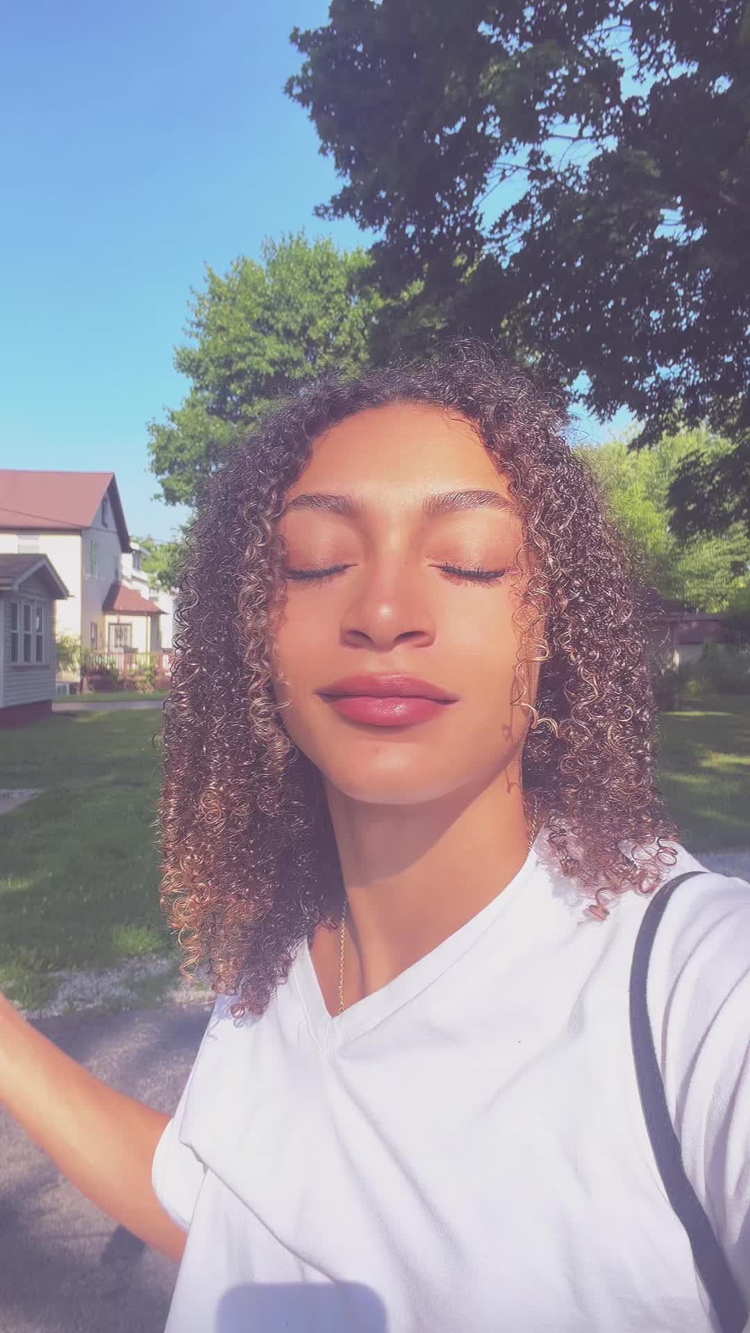 @carleeebaee