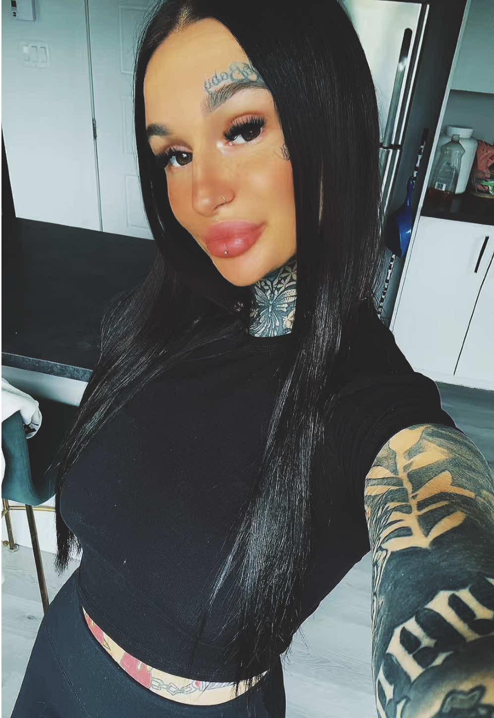@Alexe🖤