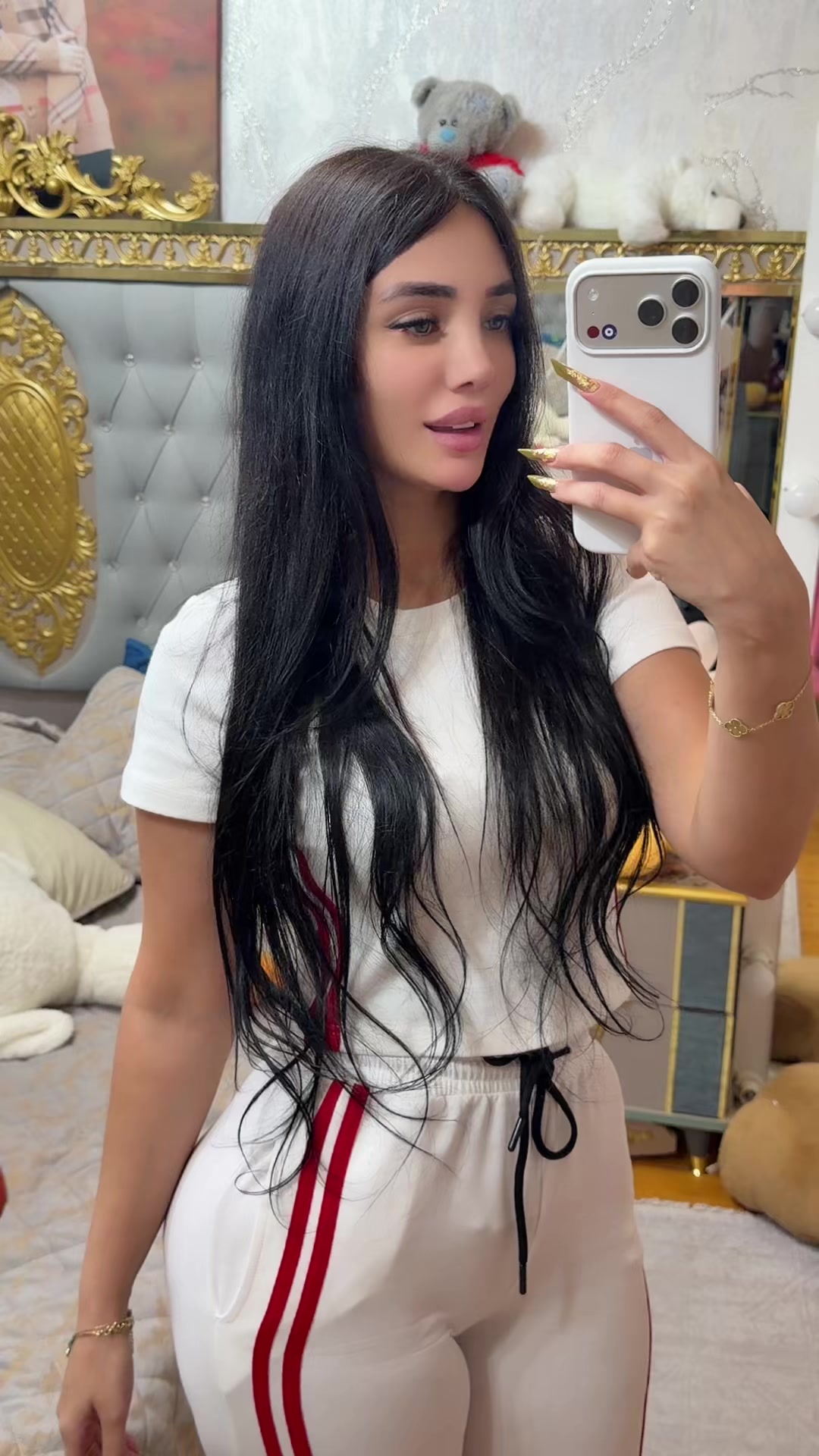 @Mavish_42