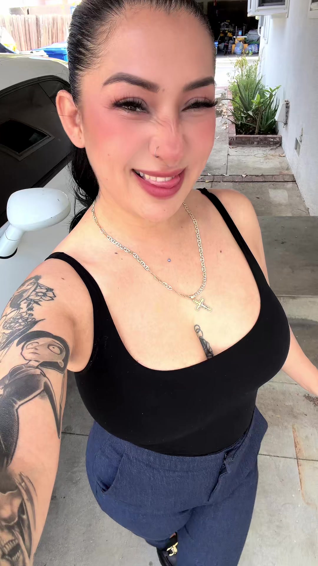 @Sandra 🖤🖤🖤