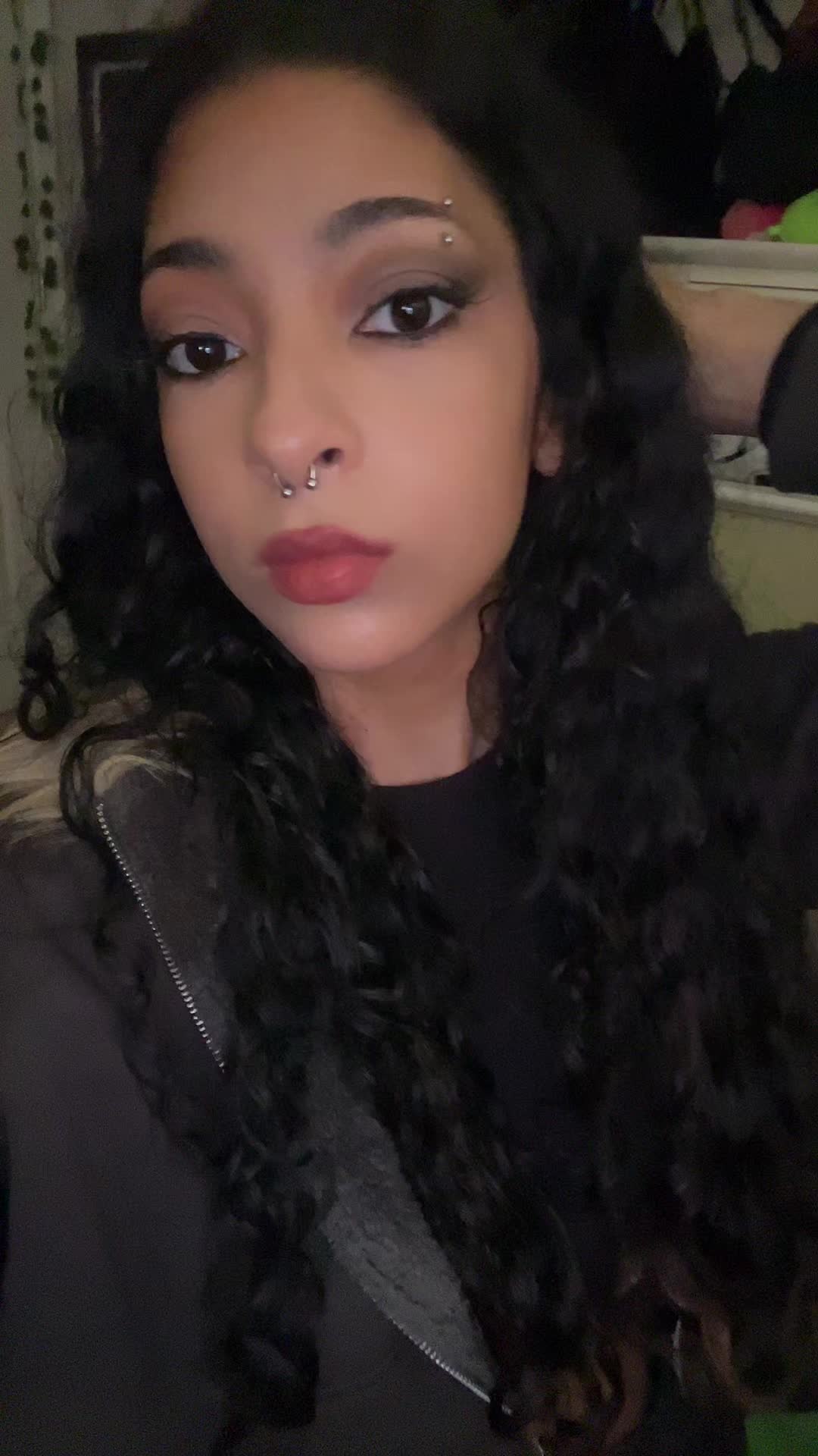@girlinbed