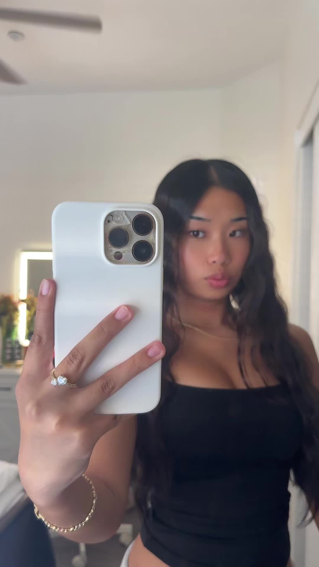 @￴￴