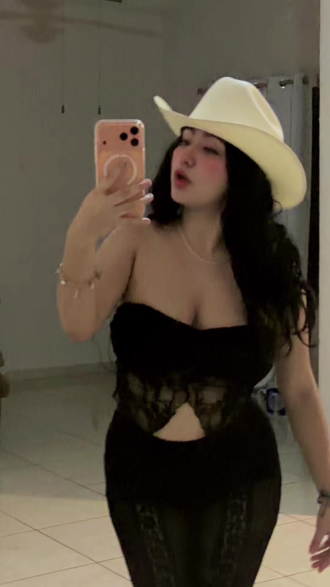 @𝙻𝙰 𝙿𝙸𝙽𝙲𝙷𝙴 𝚈𝙴𝚂𝙸🌴🦋