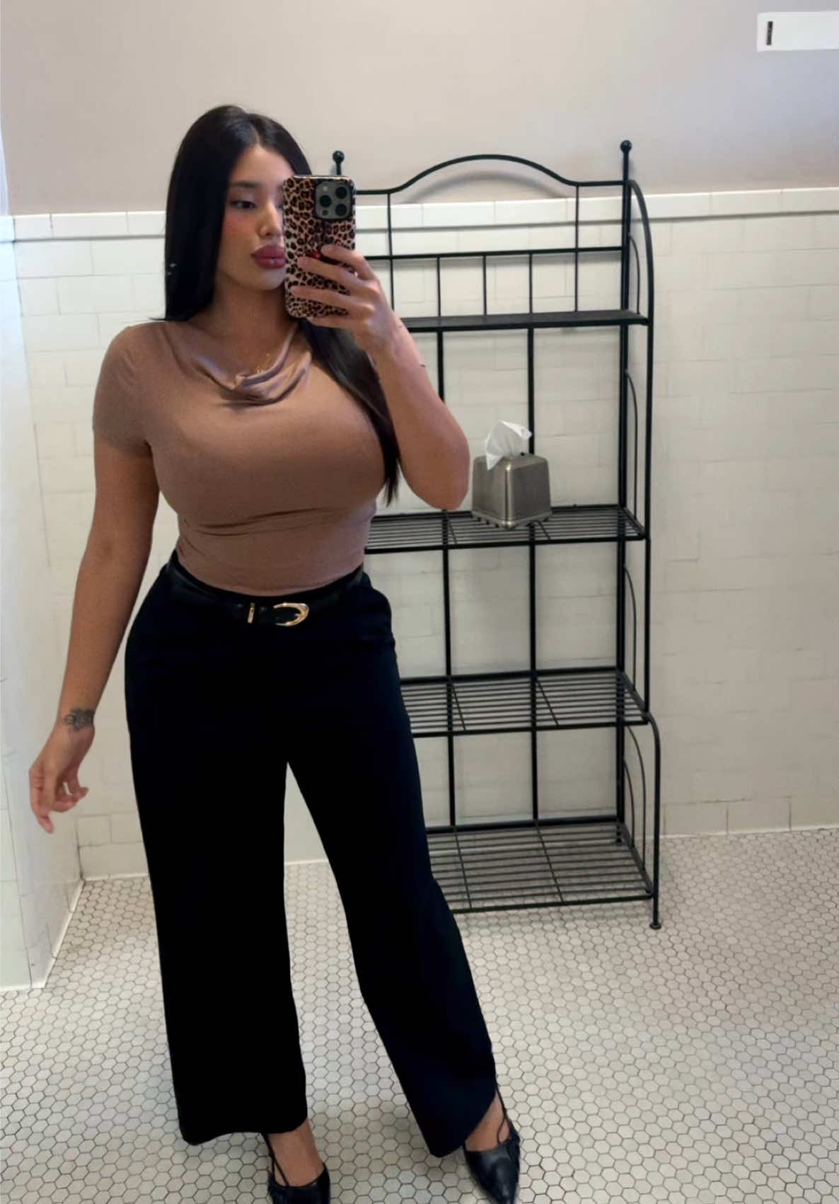 @Larissasosaxo