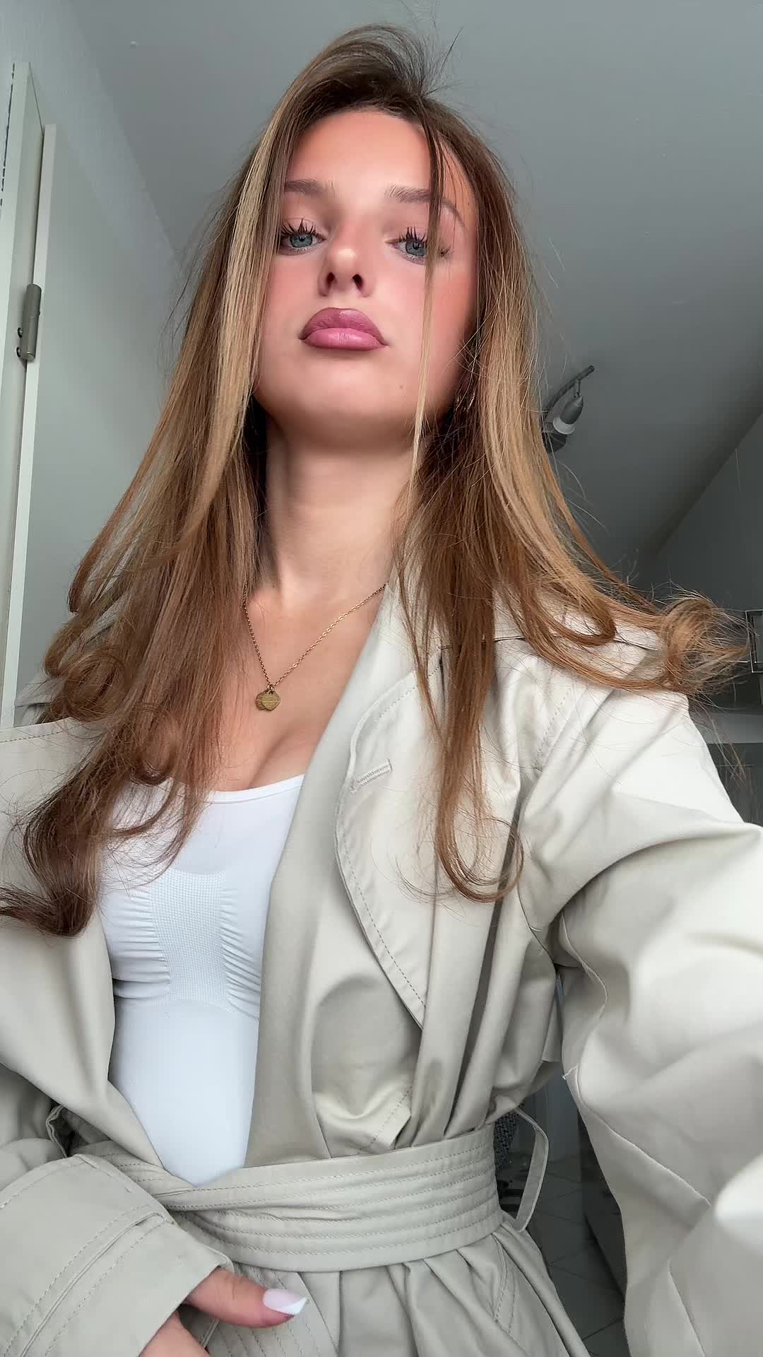 @𝐂𝐡𝐚𝐫𝐥𝐨𝐭𝐭𝐞