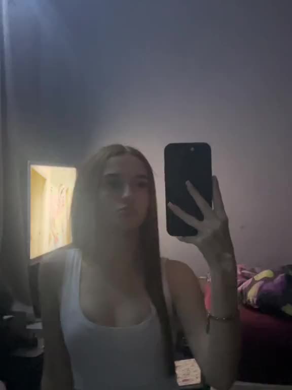 @evie🤎