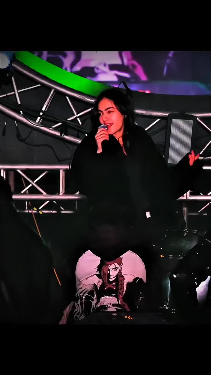 @๐ฉ๐๐ โ๐๐๐ข๐๐ฑ๐ช