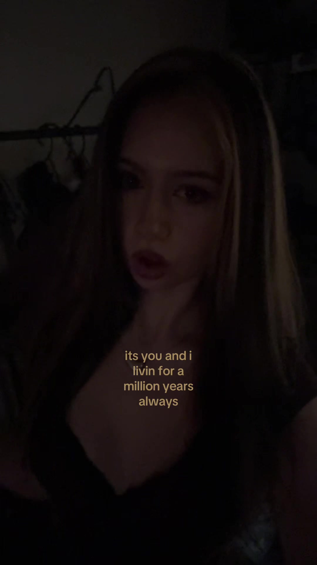 @𑣲𝄞lolarae