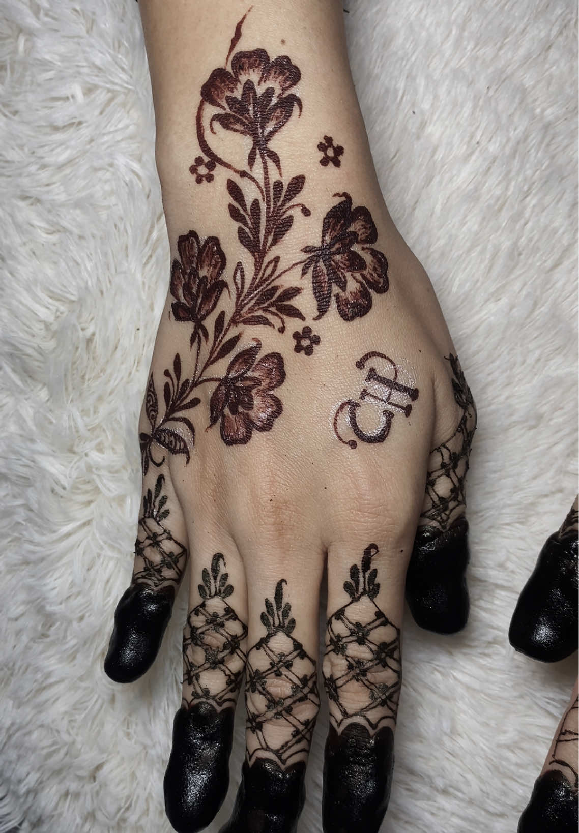 @Farahs_hennaart💅