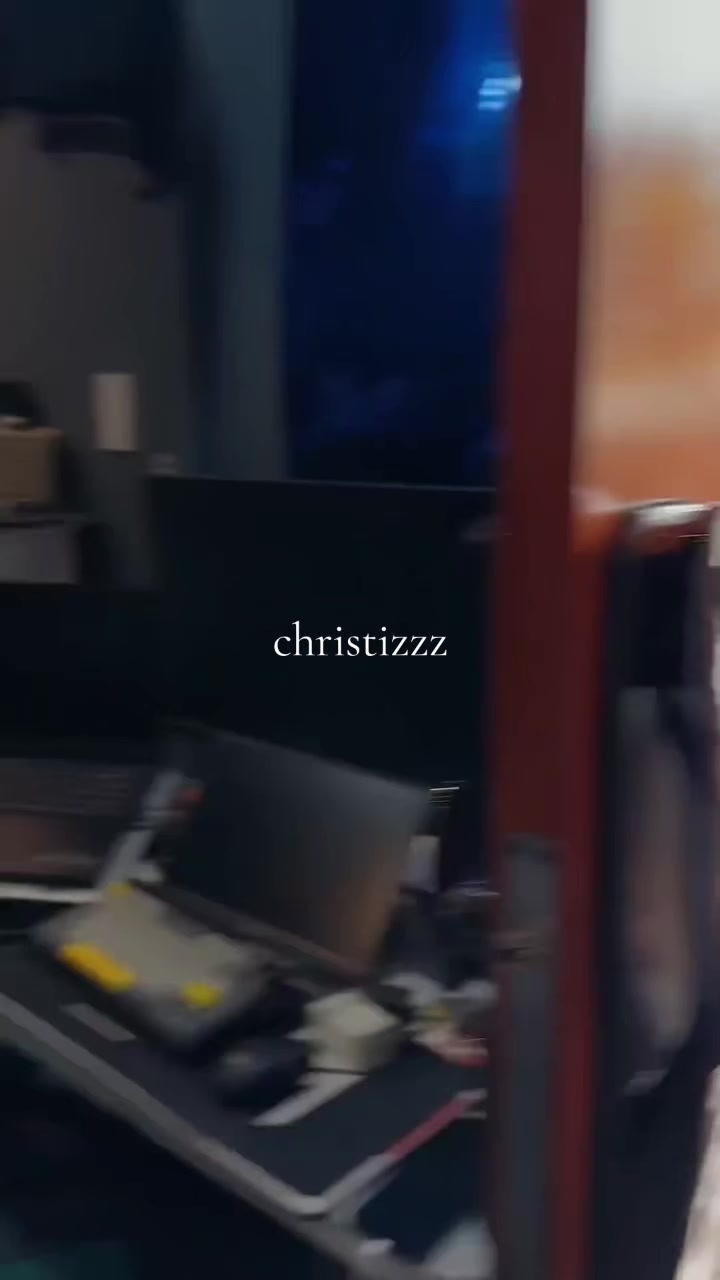 @ChrisTizzz
