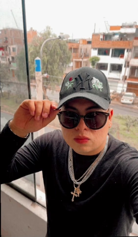 @El Aaron 24/7 hp 🇵🇪