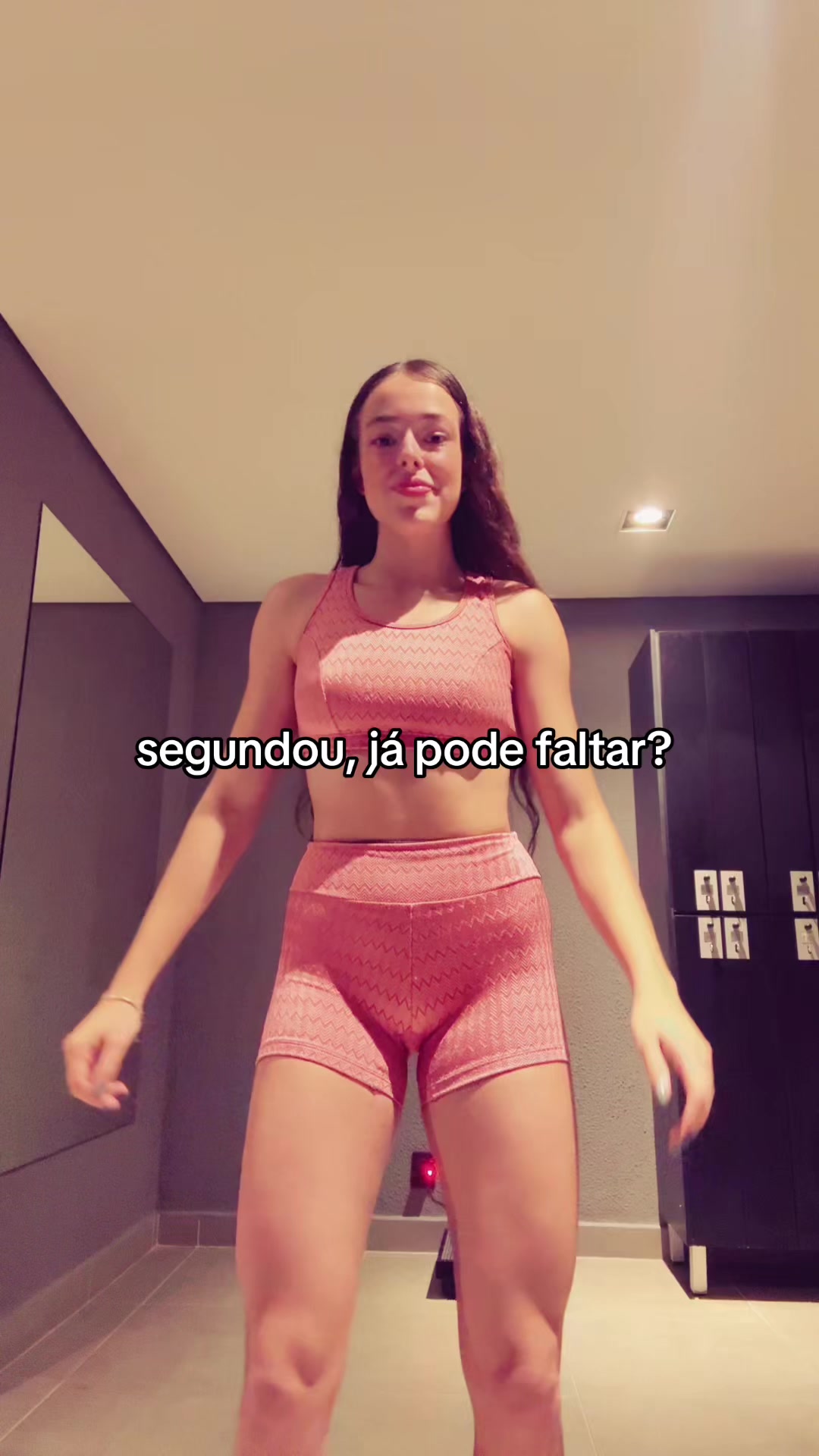 @Julia Andrade