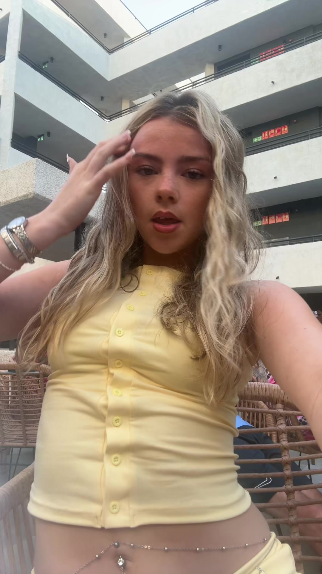 @lo