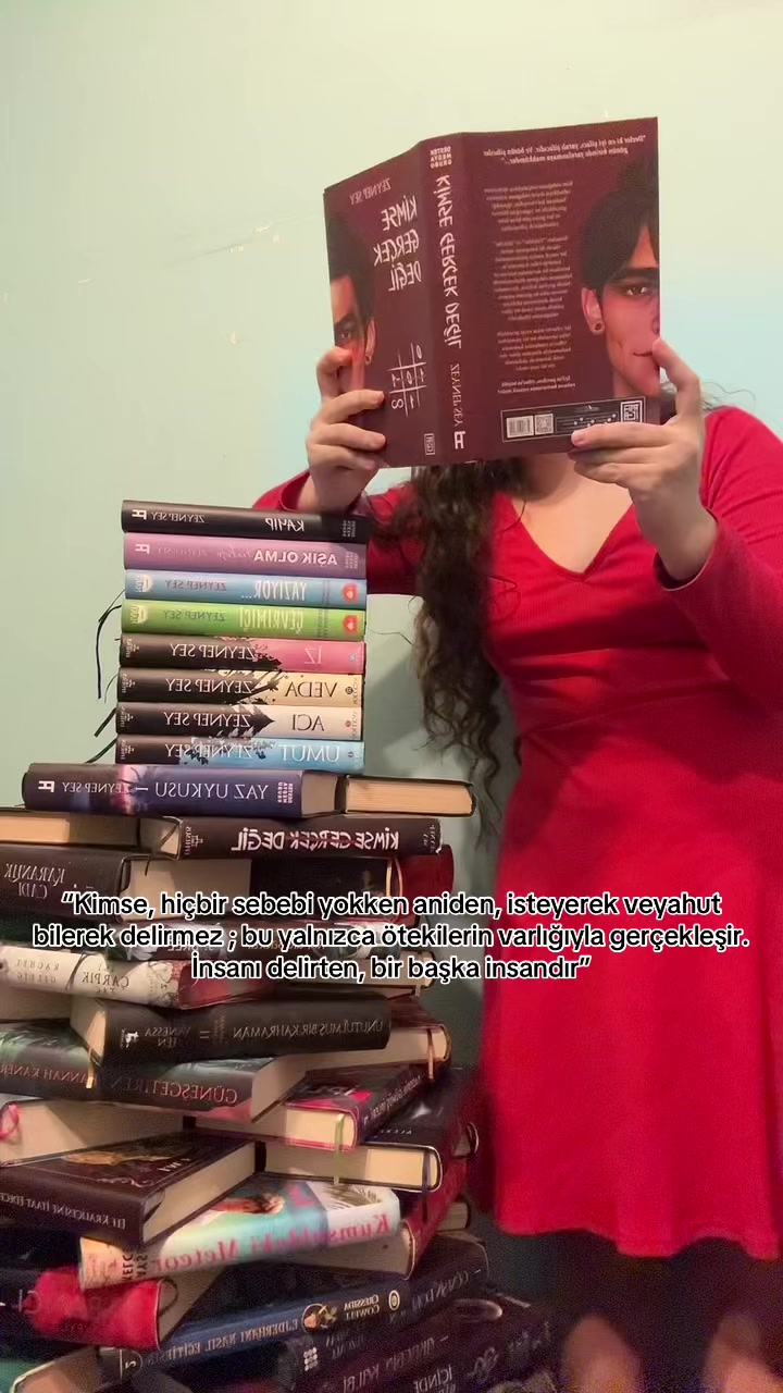 @laviniaabookss