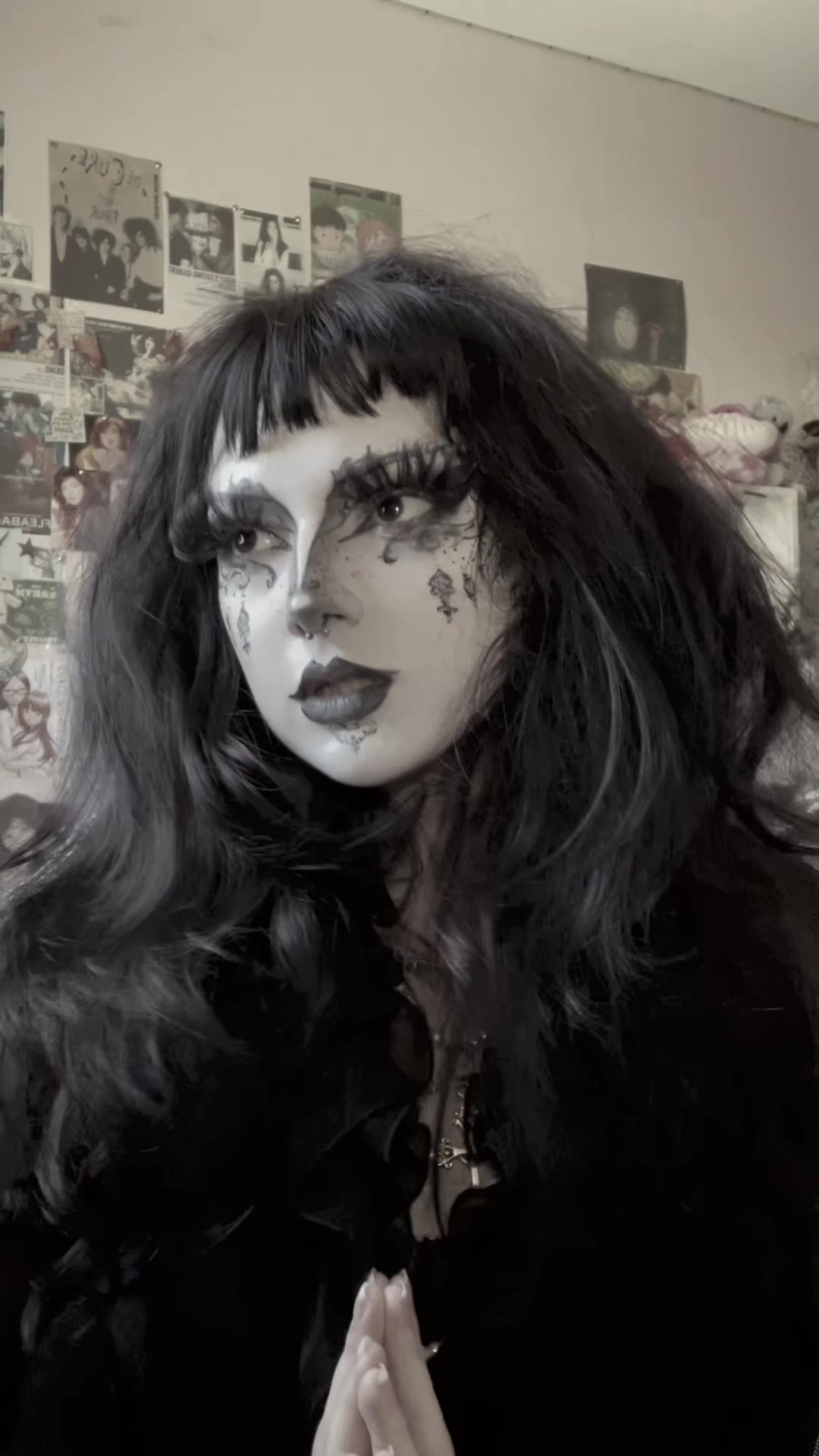 @♱𝕯𝖔𝖑𝖑𝖞 𝖙𝖍𝖊 𝕲𝖍𝖔𝖚𝖑♱