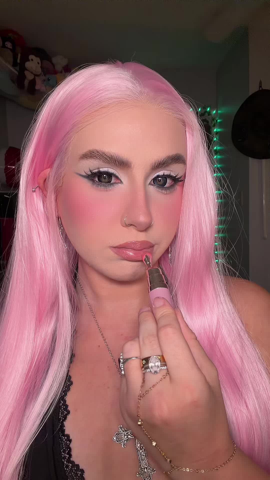 @simiviolet
