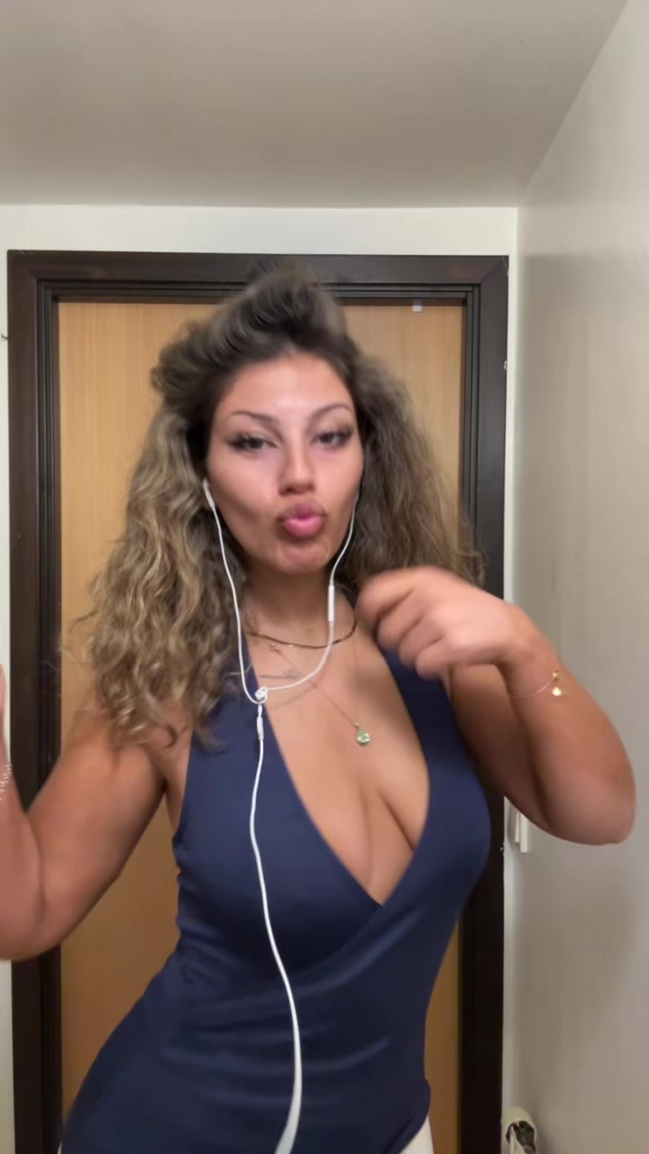 @Nicolee