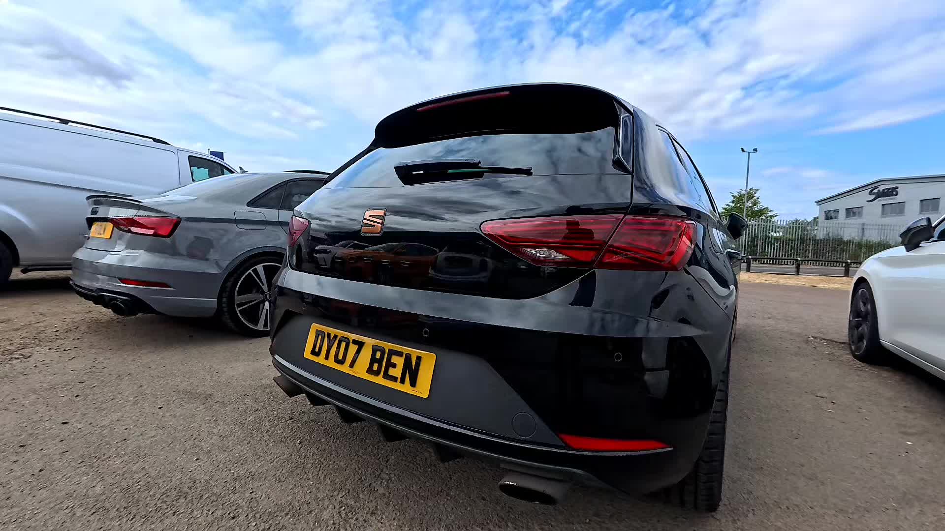 @LIMITLESSMEDIAUK_