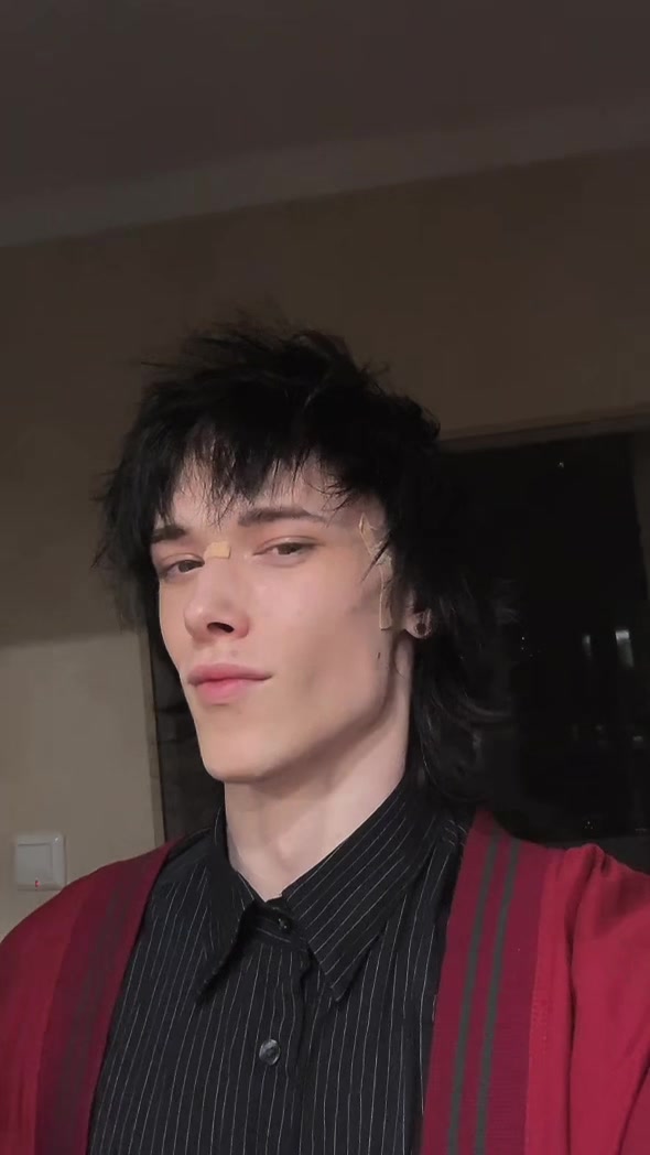 @KIRA👾