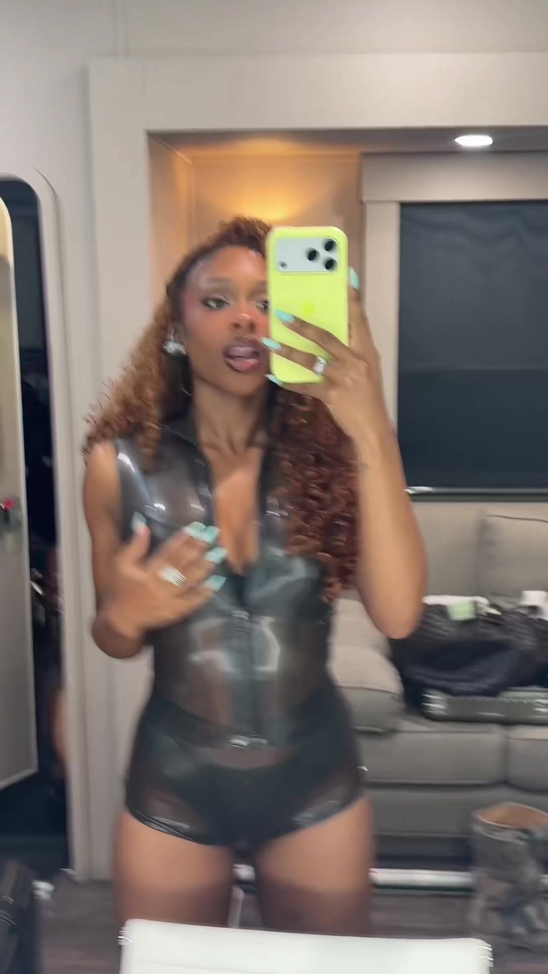 @missjuliandownerrrrrr