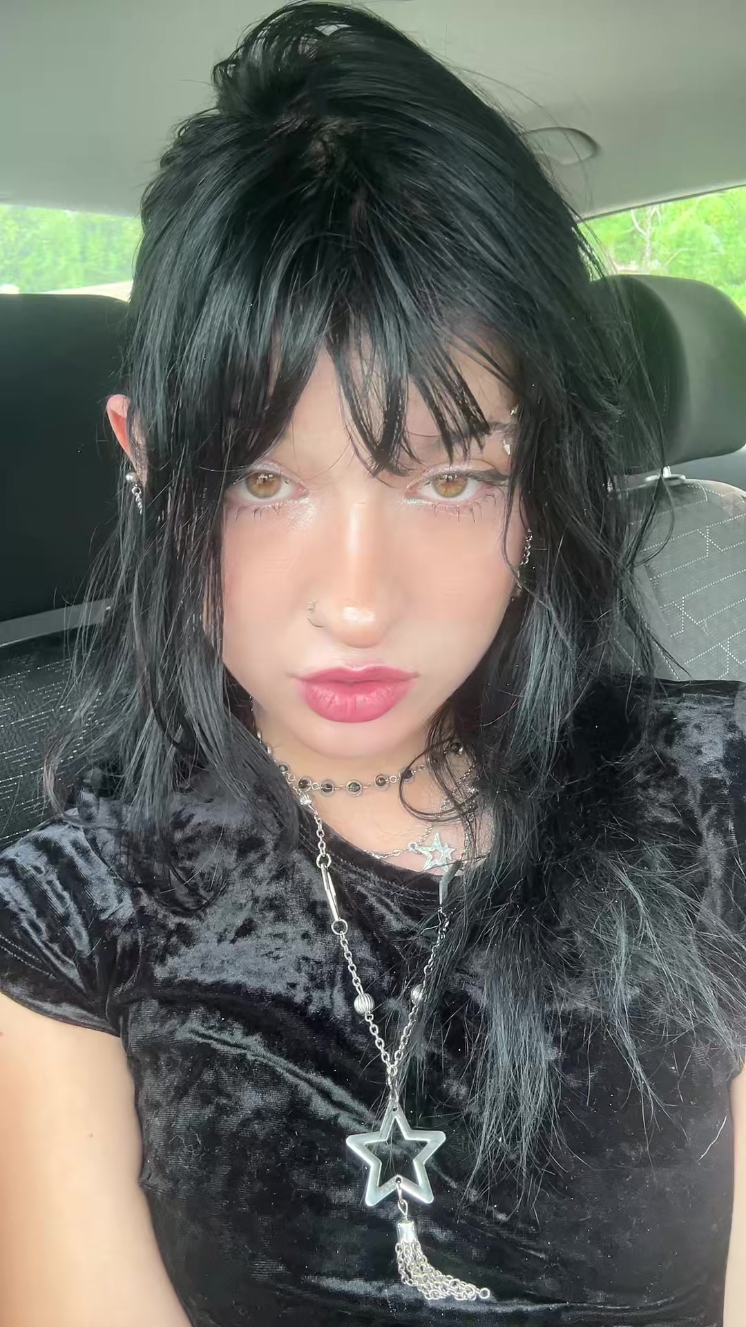 @…