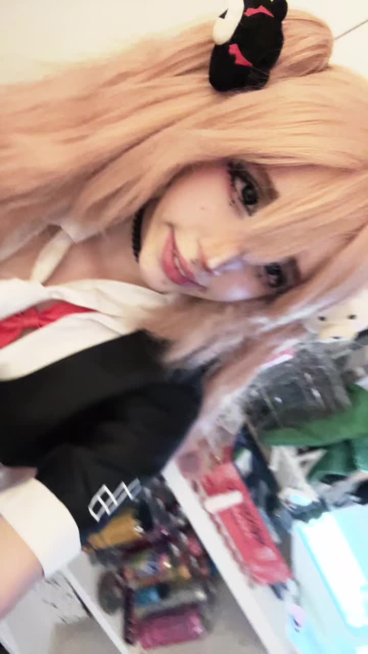 @Cl3li4