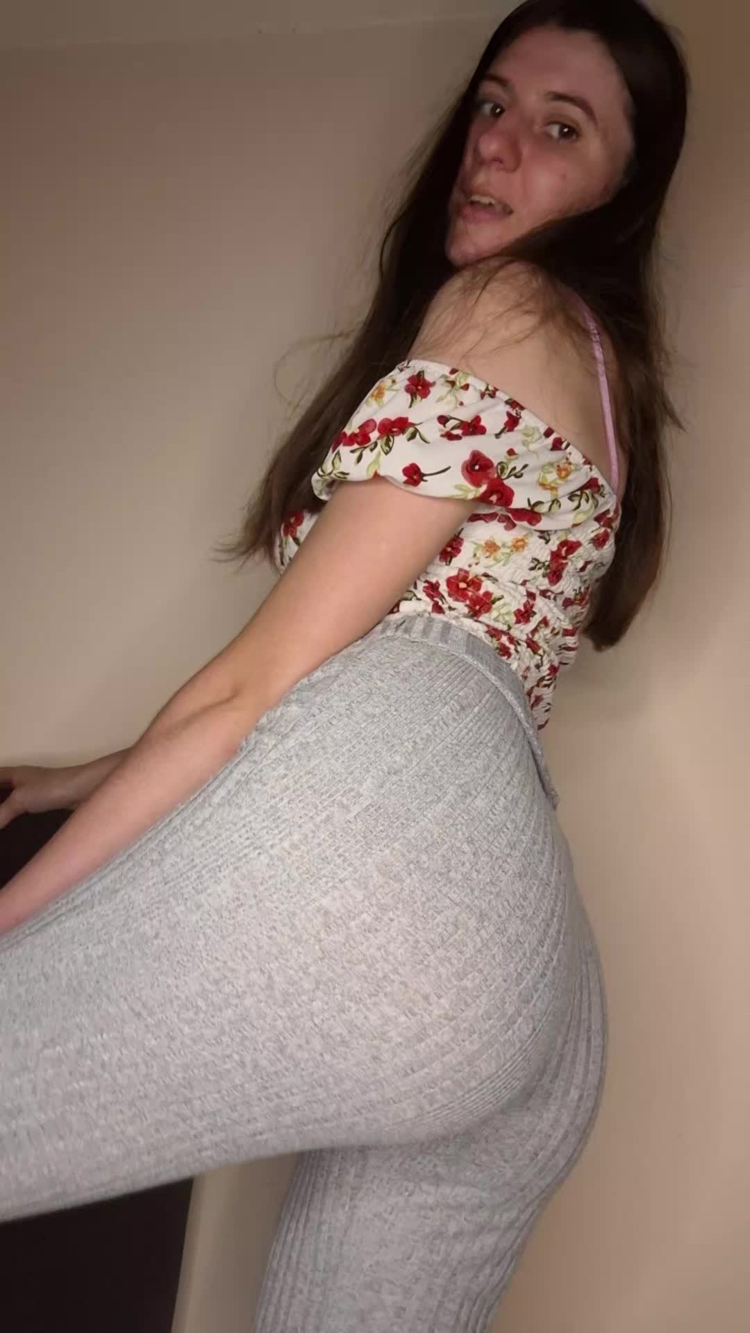 @Ellena.Ella