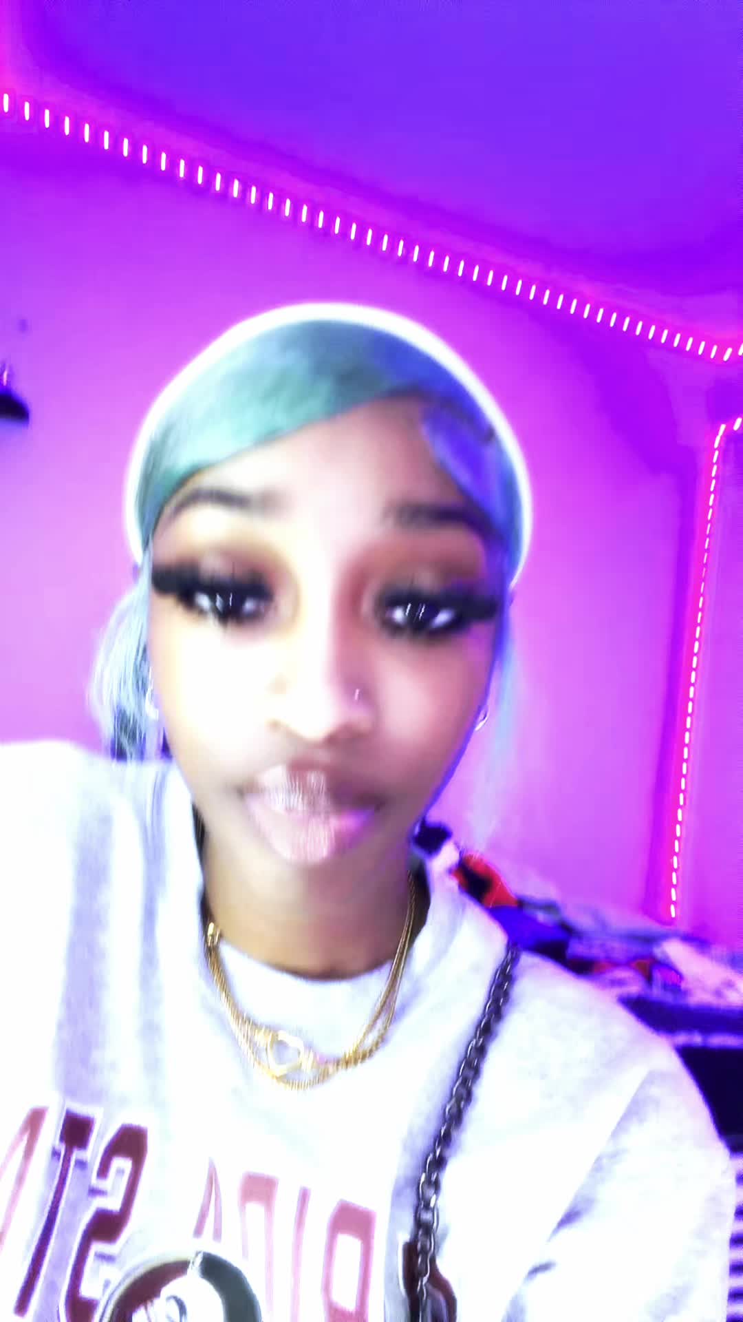 @adoreelele.e