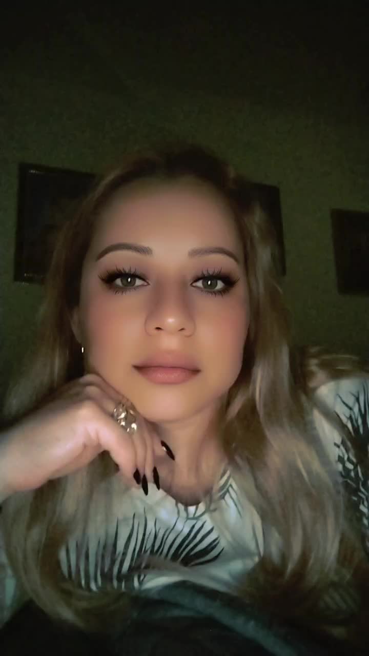 @Elena Varga