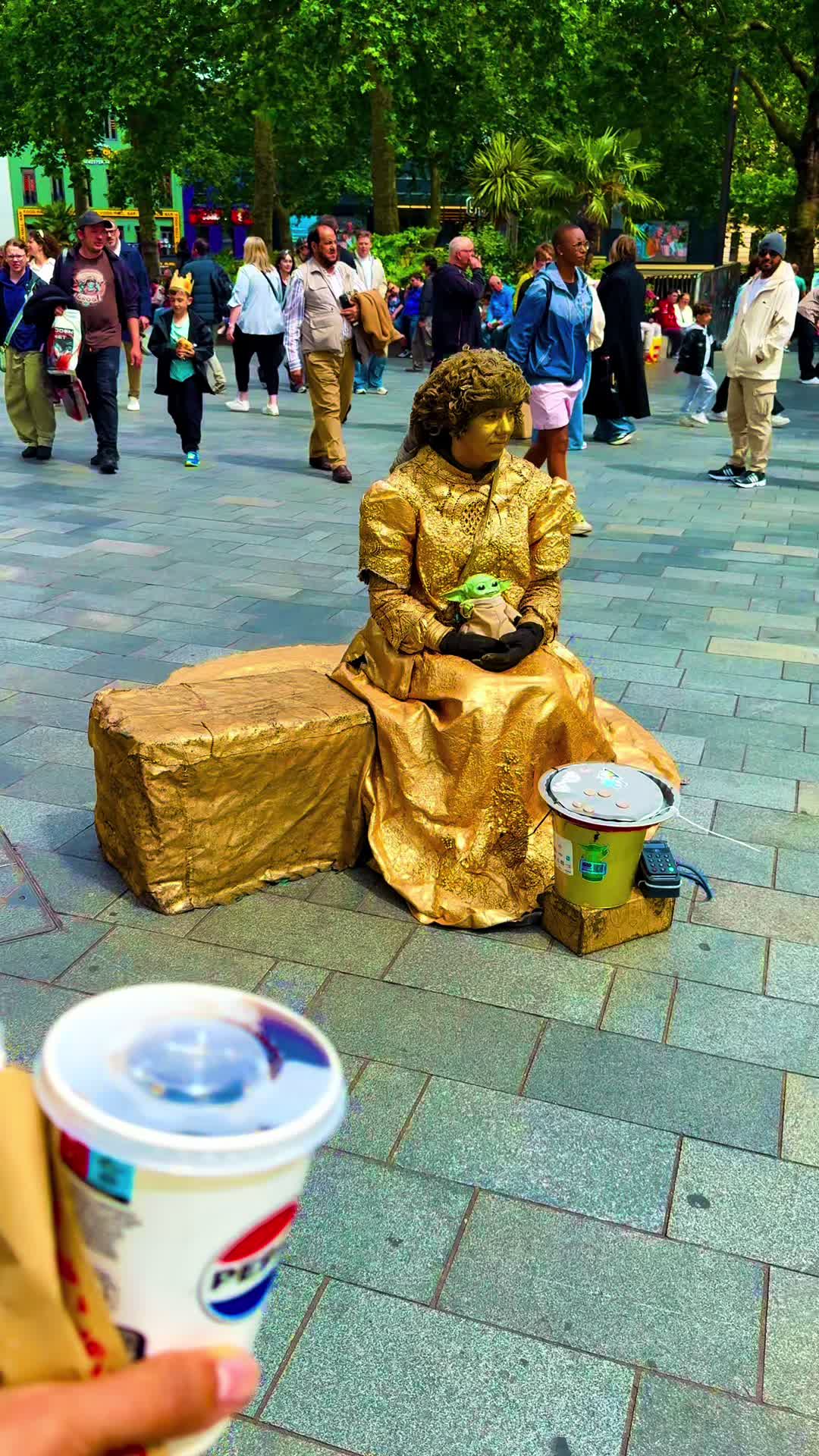 @Gold Lady