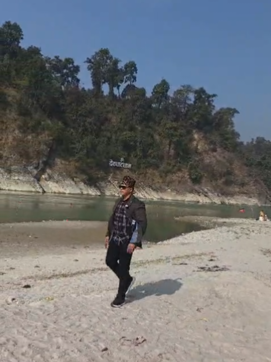 @पशुपति खड्का ( श्री ५ प्रेमी)