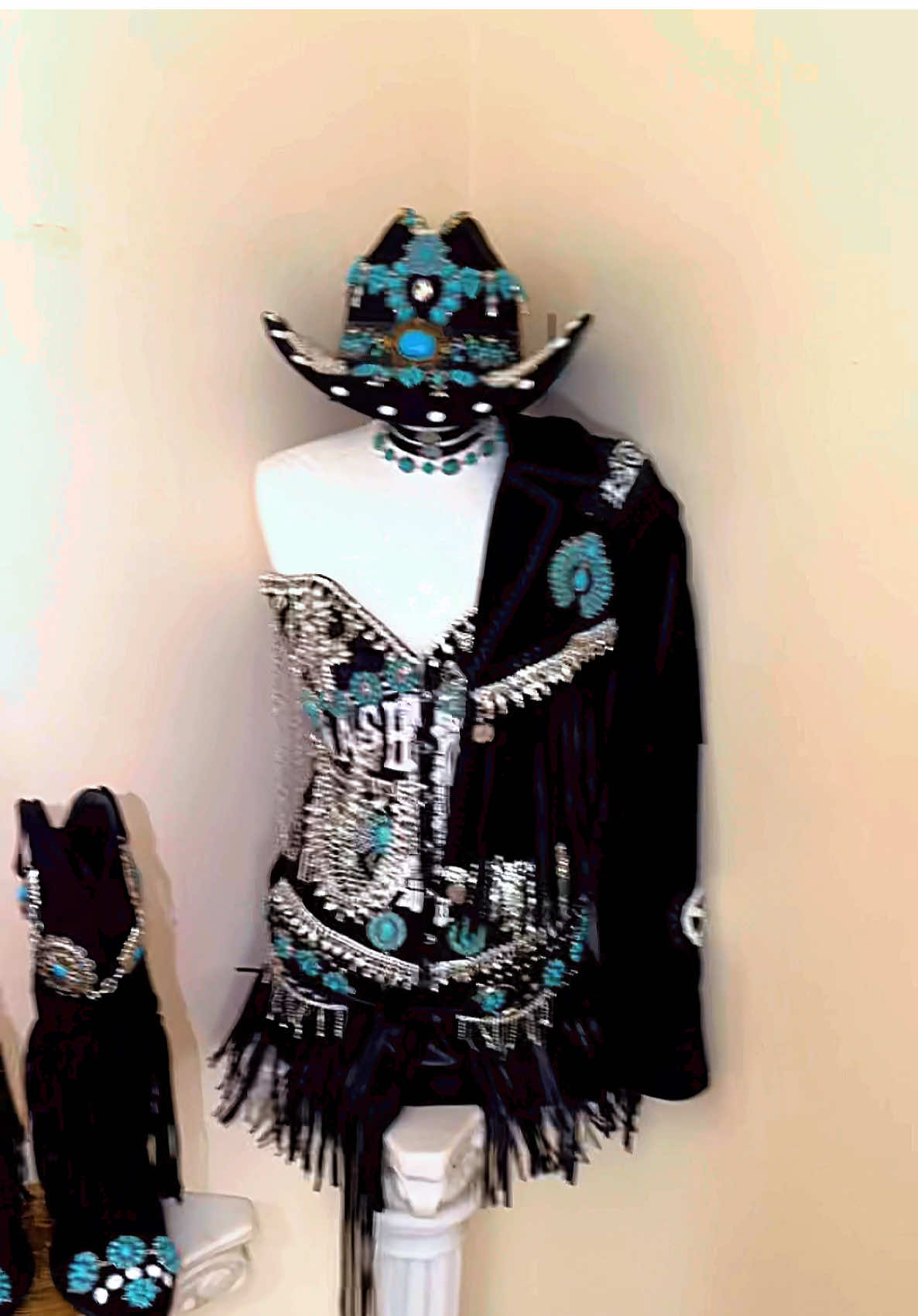 @costumemadecostumes