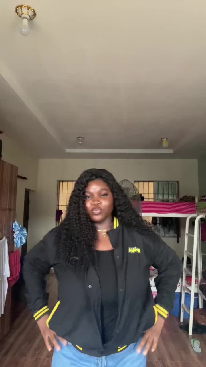 @𝓣𝓱𝓮𝓻𝓮𝓪𝓵𝓜𝓲𝓬𝓱𝓮𝓵𝓵𝓮