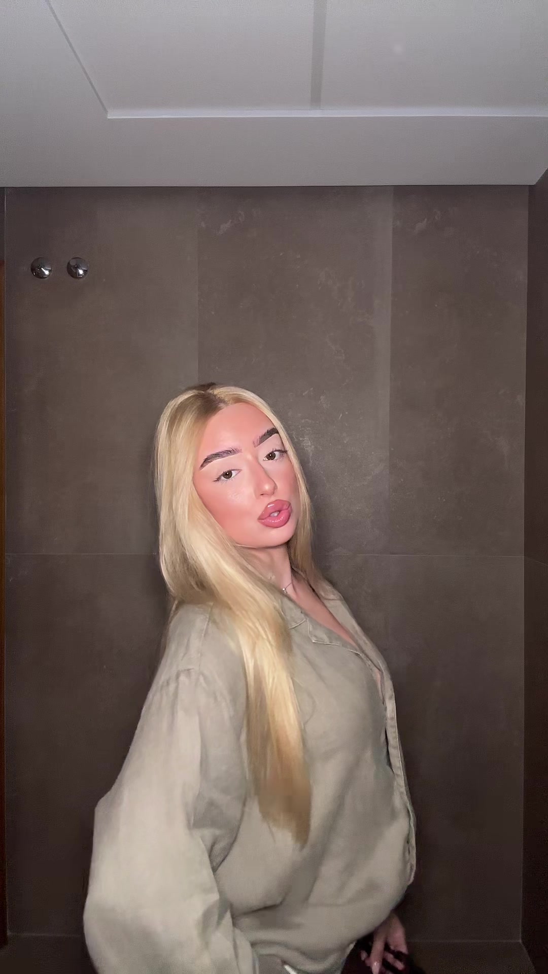 @Carolmtnz_