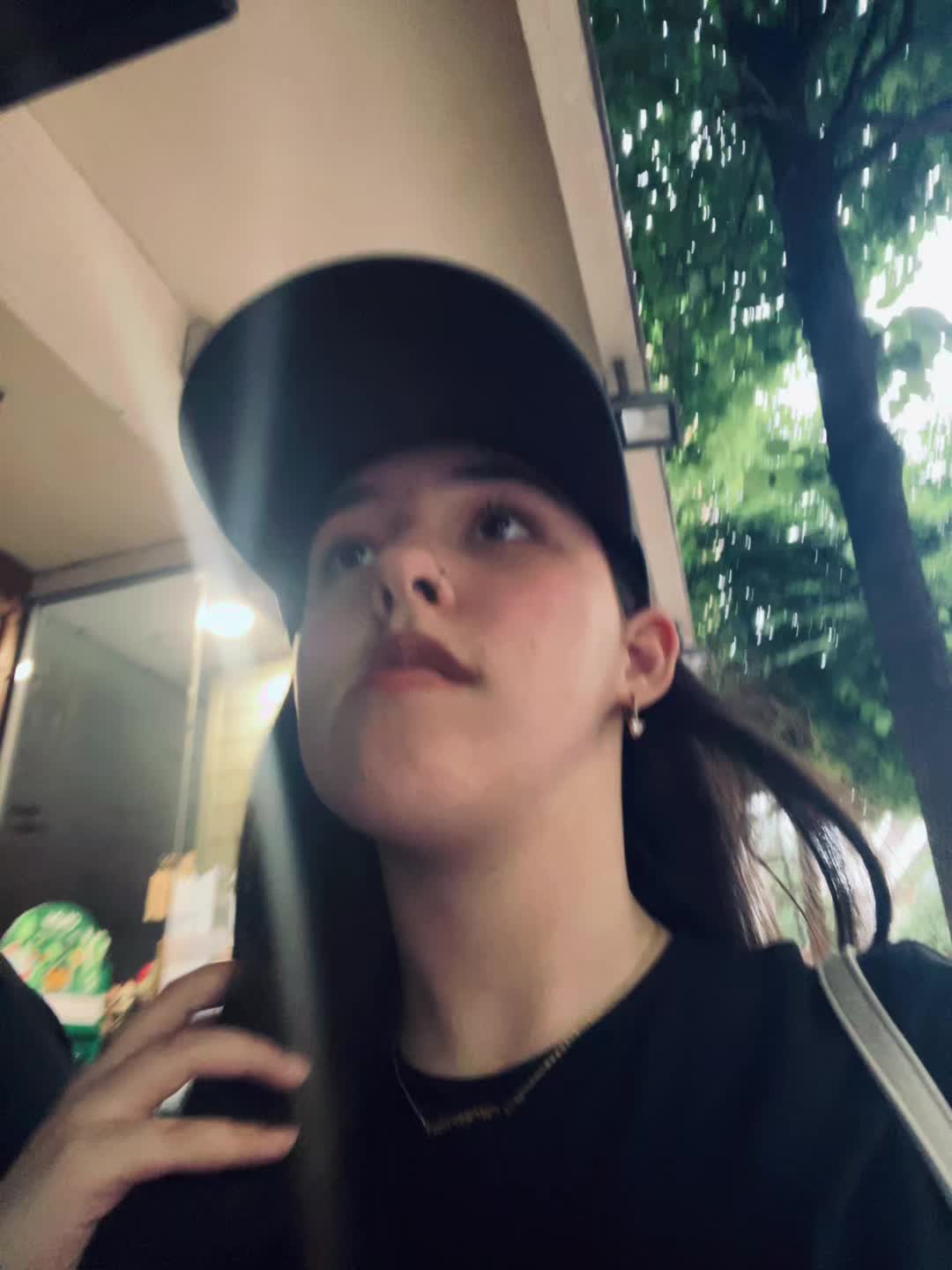 @👩🏻&zwj;🦱